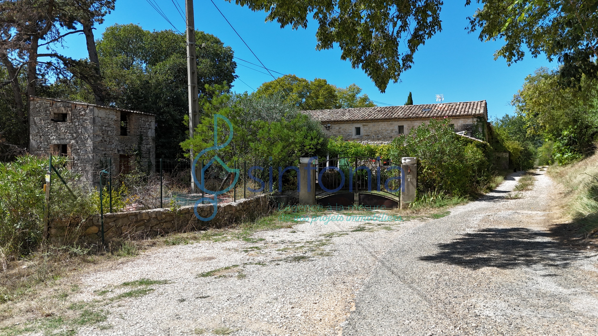 Maison à vendre à Goudargues, 132,85 m², 5 pièces – photo 1 sur 16