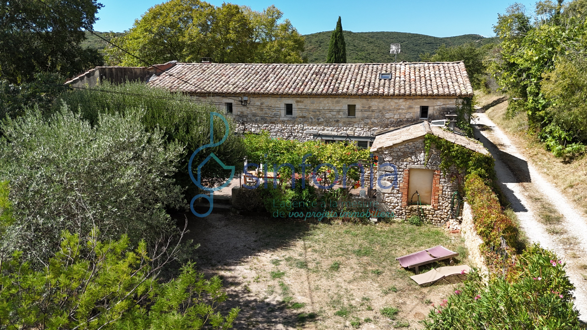 Maison à vendre à Goudargues, 132,85 m², 5 pièces – photo 2 sur 16